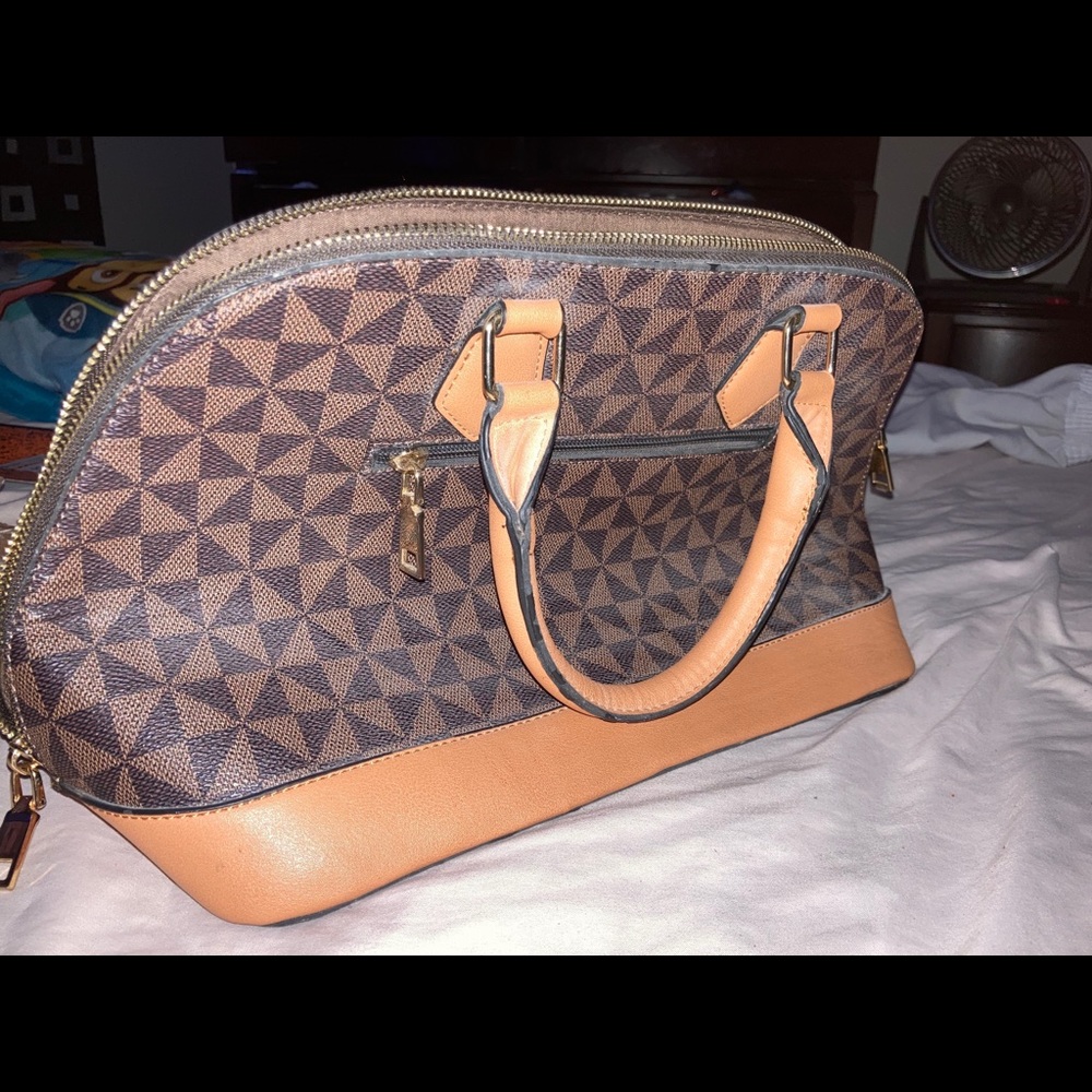Bag😍😍 - Picture 2 of 4